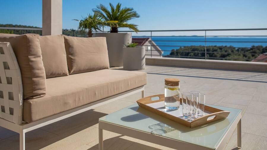 Luxury Villa Juliet with Heated Pool