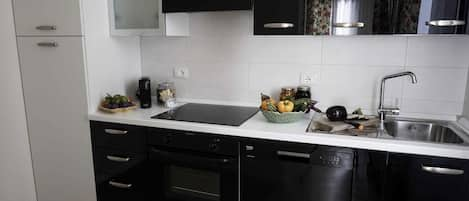 Apartment, 2 Bedrooms (Dame Lodge) | Private kitchen | Electric kettle