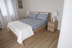 Wifi gratis y ropa de cama 