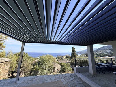 Detached villa - 2 south-facing terraces - Exceptional sea view - 4 minutes from the beach