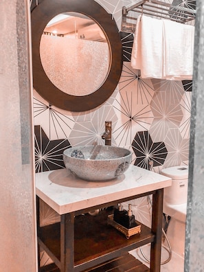 Kylpyhuoneen pesuallas