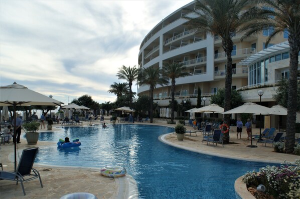 Indoor pool, outdoor pool