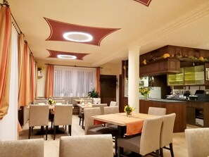 Desayuno continental incluido todos los días 