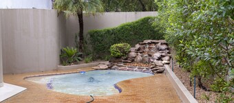 Sandhurst Villa close to Sandton City