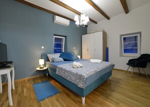 Villa, 3 Bedrooms | 3 bedrooms, individually decorated, individually furnished - Holiday house Casa di Pietra (Dobrinj)