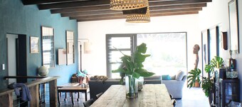 The Butterfly Beach House - A stones throw away from the beach - What Bliss!