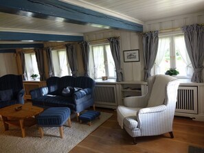 Smart TV, fireplace, DVD player, books - Deichglück - your place for family and friends reunions (Emmelsbüll-Horsbüll)