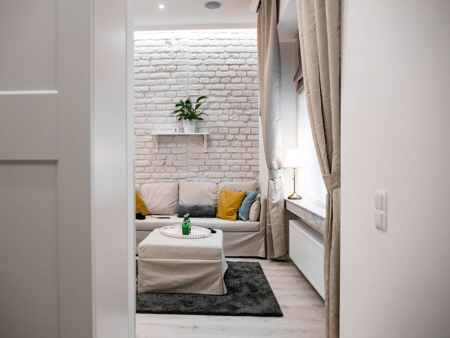 Classic-studiosviitti | Oleskelualue | 32–tuumainen taulutelevisio, jossa satelliittikanavat