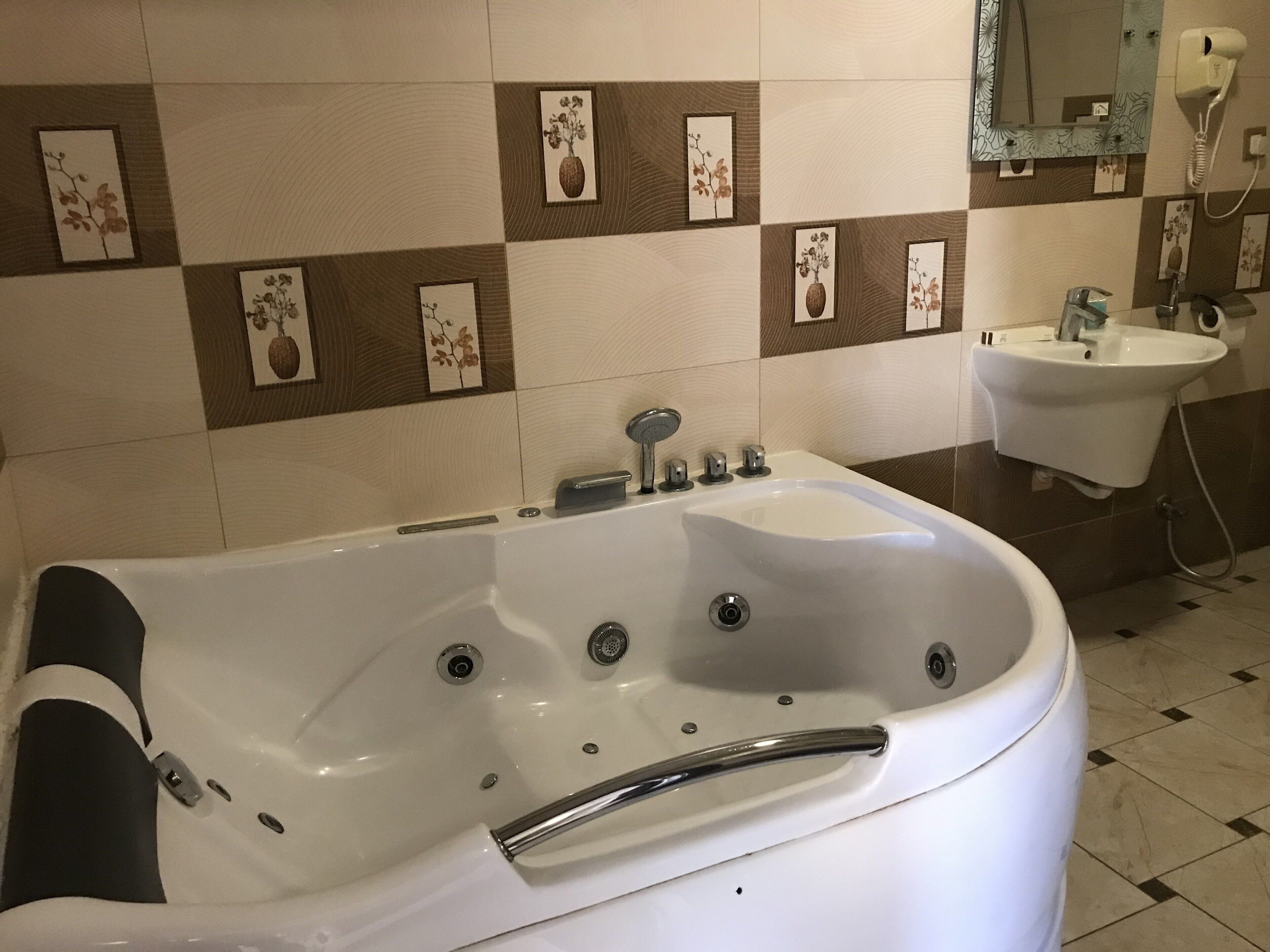 Bồn tắm thủy lực