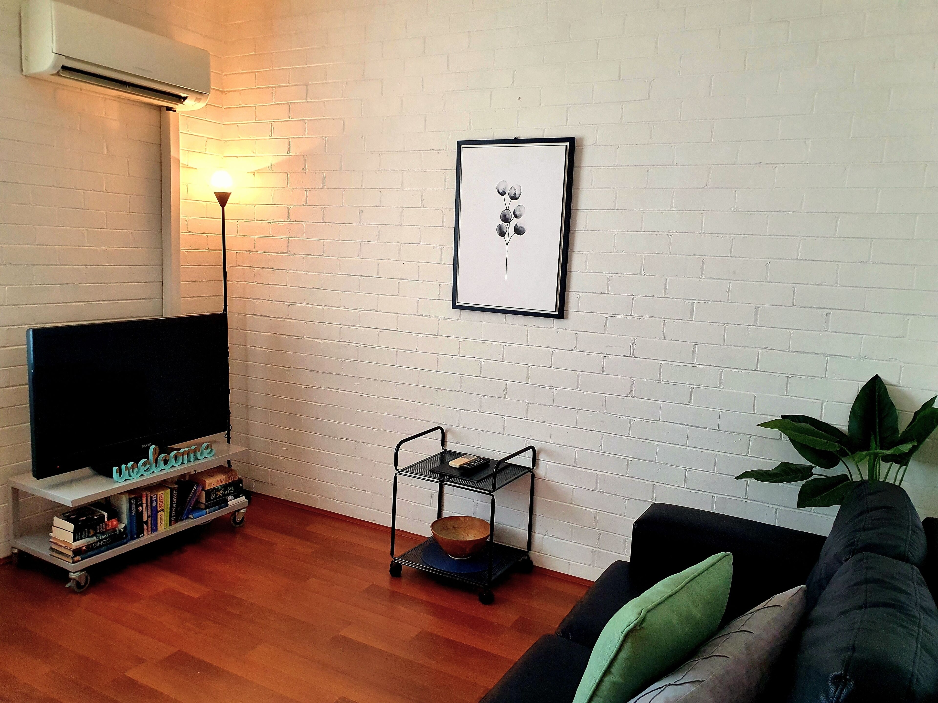 Cozy Corner M106 Studio Apartment near Kings Park — image 14