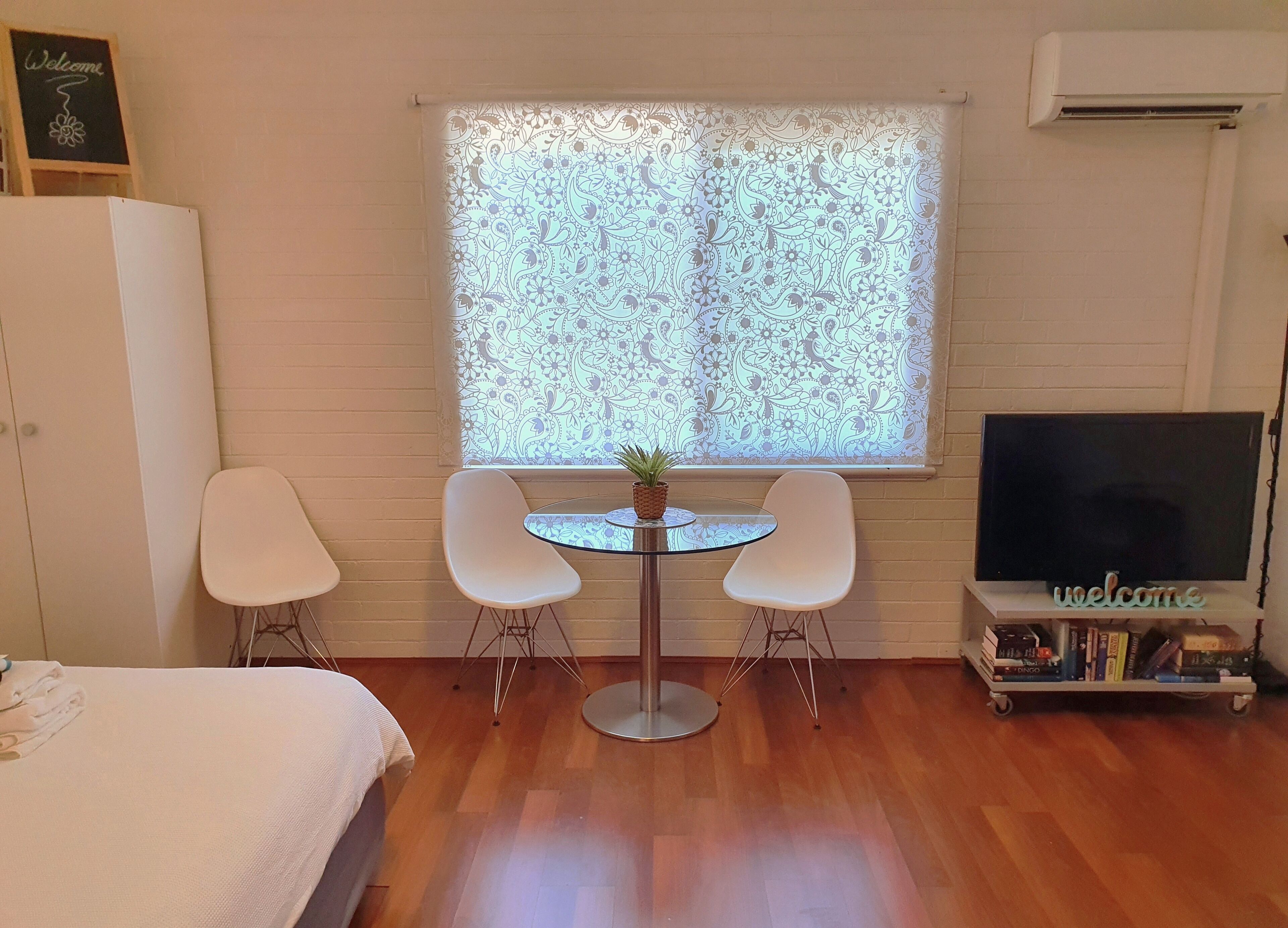 Cozy Corner M106 Studio Apartment near Kings Park — image 9