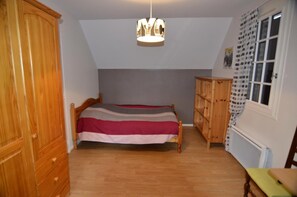 Premium bedding, minibar, desk, laptop workspace