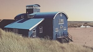 Exterior - Flint Cottage - a charming home and dog friendly! (Gayton)