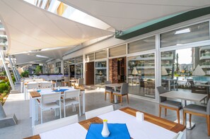 Outdoor dining - Emerald Apartment (Alanya)