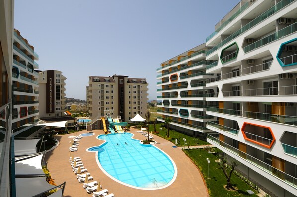 منظر من الجو على ارتفاع عالٍ