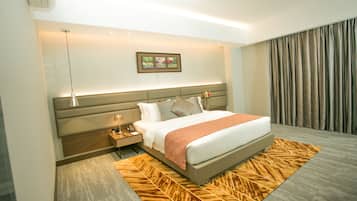 1 bedroom, hypo-allergenic bedding, down comforters, minibar