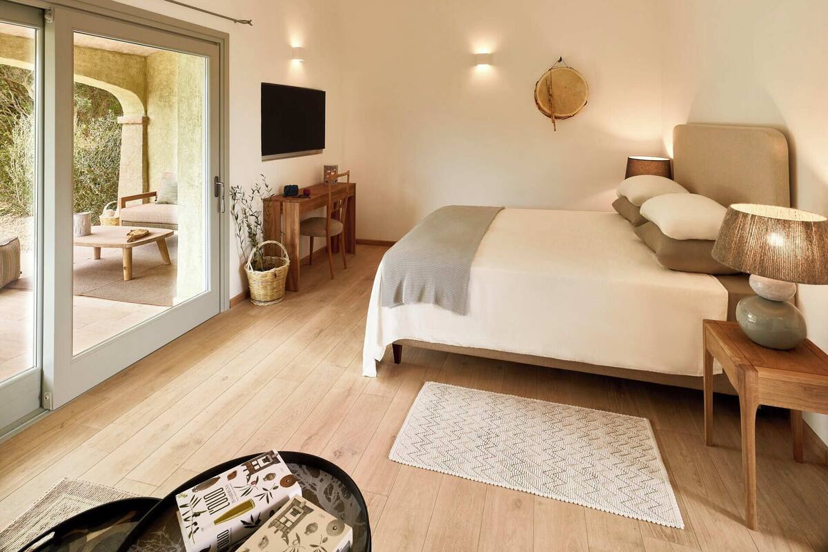 ห้องซูพีเรียดับเบิลหรือทวิน, 1 ห้องนอน, วิวสวน | เครื่องนอนระดับพรีเมียม, ผ้านวมขนเป็ด, ตู้นิรภัยในห้องพัก, ผ้าม่านกันแสง