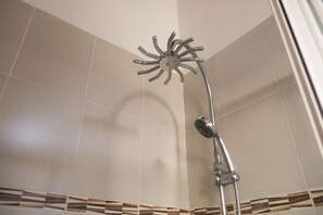 Bathroom shower - Casa Bella River (Bologna)