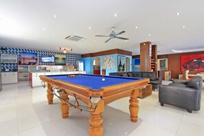 Game room - 5 Bedroom Sharrow Bay Luxury Villa (Muang Pattaya)