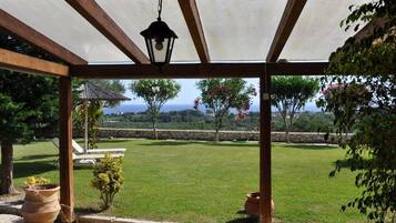 Traditional Apartment, 2 Bedrooms, Sea View (1) | Terrace/patio