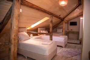 Quarto casal ou duplo standard | Ferros/tábuas de passar roupa, berços grátis, Wi-Fi de cortesia