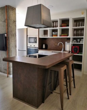 Fridge, microwave, oven, dishwasher
