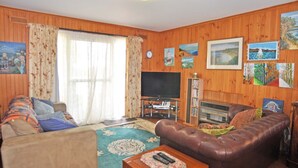 Living room - Cosy Cabin - PET Friendly (Inverloch)