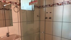 Quarto duplo luxo | Banheiro