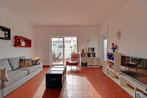 TV - ALBUFEIRA CENTRAL 1 by HOMING (Albufeira)