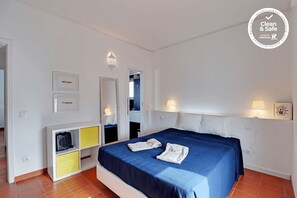 3 bedrooms, iron/ironing board, free WiFi, bed sheets - ALBUFEIRA CENTRAL 1 by HOMING (Albufeira)