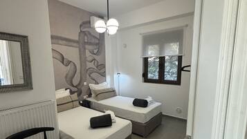 3 bedrooms, in-room safe, iron/ironing board, WiFi