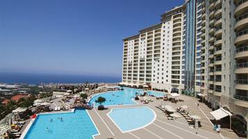 Außenpool, Liegestühle