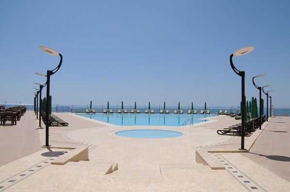 In Strandnähe, Cabañas (kostenlos), Liegestühle, Sonnenschirme