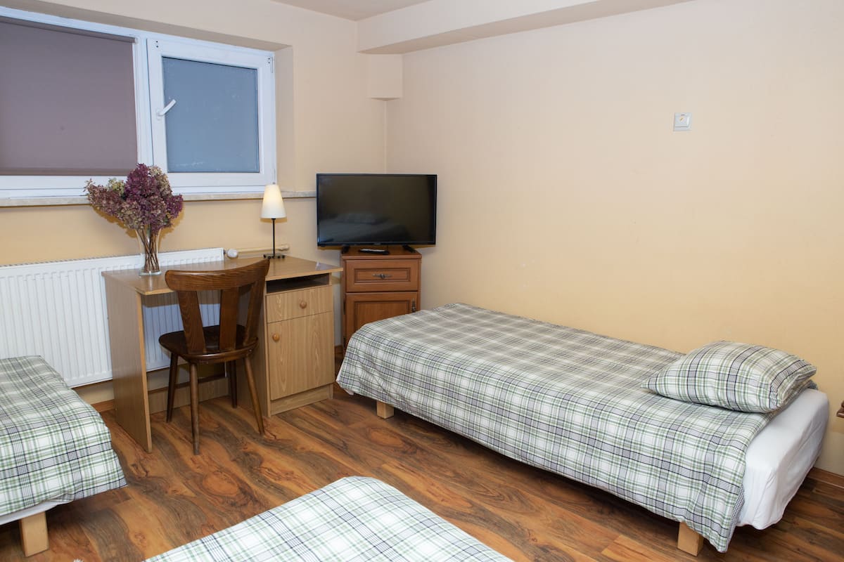Family Room | WiFi (free), bed sheets