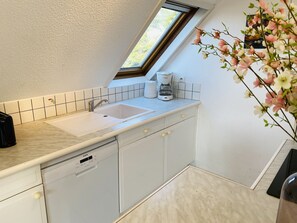 Réfrigérateur, micro-ondes, four, lave-vaisselle