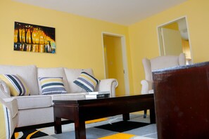 TV - A Spacious Private Room in Amazing and Safe Flat (Nairobi)