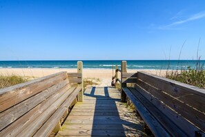 Beach nearby - "Sounds Beachy" Soundfront / Oceanview 8 Bedroom - Pool, Hot Tub, Elevator, Dock (North Topsail Beach)