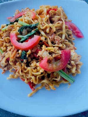 Sarapan siap masak setiap hari (IDR 35000 per orang)