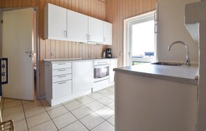 Kühlschrank, Mikrowelle, Herdplatte, Geschirrspüler
