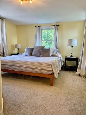 3 habitaciones, escritorio, wifi y ropa de cama 