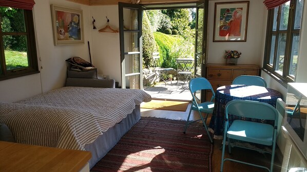 Verdunkelungsvorhänge, Bügeleisen/Bügelbrett, WLAN, Bettwäsche