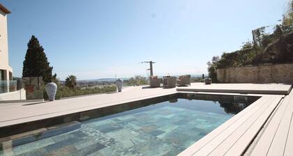 Beautiful new villa with panoramic sea view