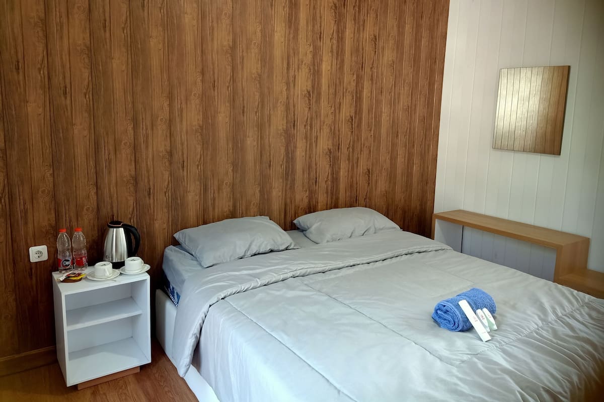 Superior Room | 2 bedrooms, desk, bed sheets