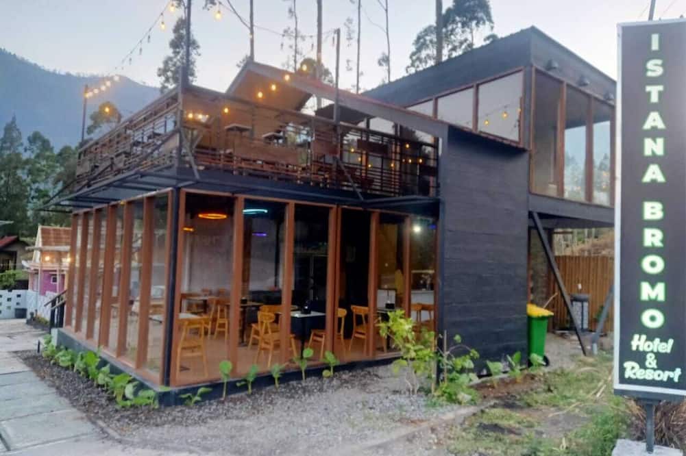Istana Bromo Resort and Resto