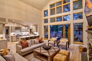 TV, fireplace, offices