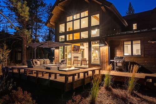 Dog-Friendly  4BD Mountain Modern Home At Old Greenwood!