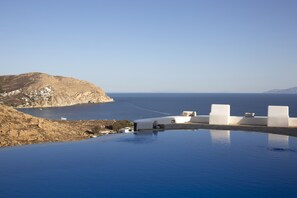 Outdoor pool, pool loungers - Villa Aerie - Sweeping sea views, eclectic style by VillaRentalsgr (Mykonos)