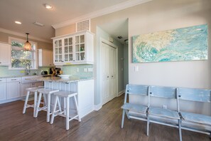 Coffee/tea maker, fridge, microwave, oven - SALE~"Elizabeth White House"~Gulf & Seaside Views~Heated Pool~Beach Gear (Santa Rosa Beach)