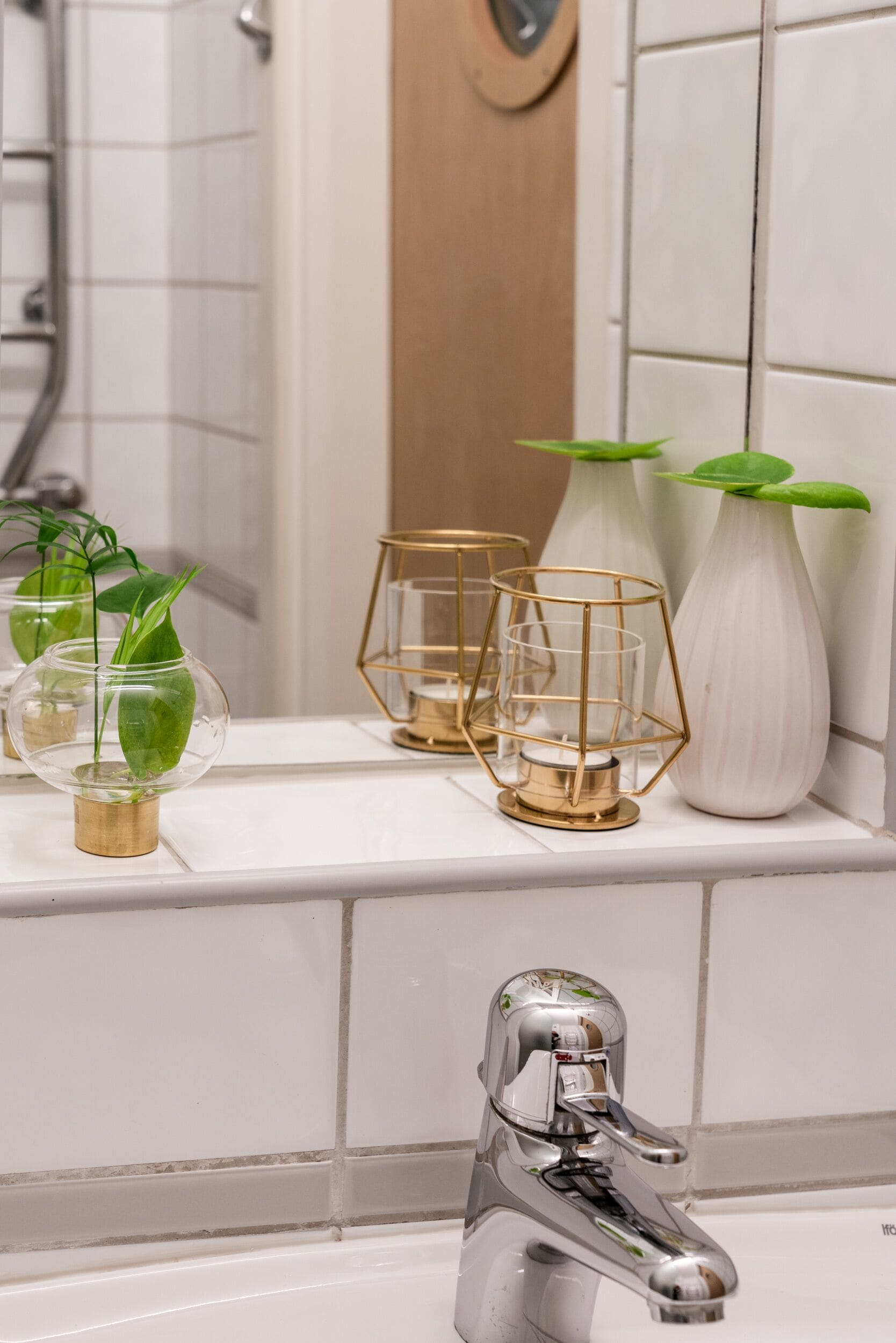 shower, eco-friendly toiletries, towels