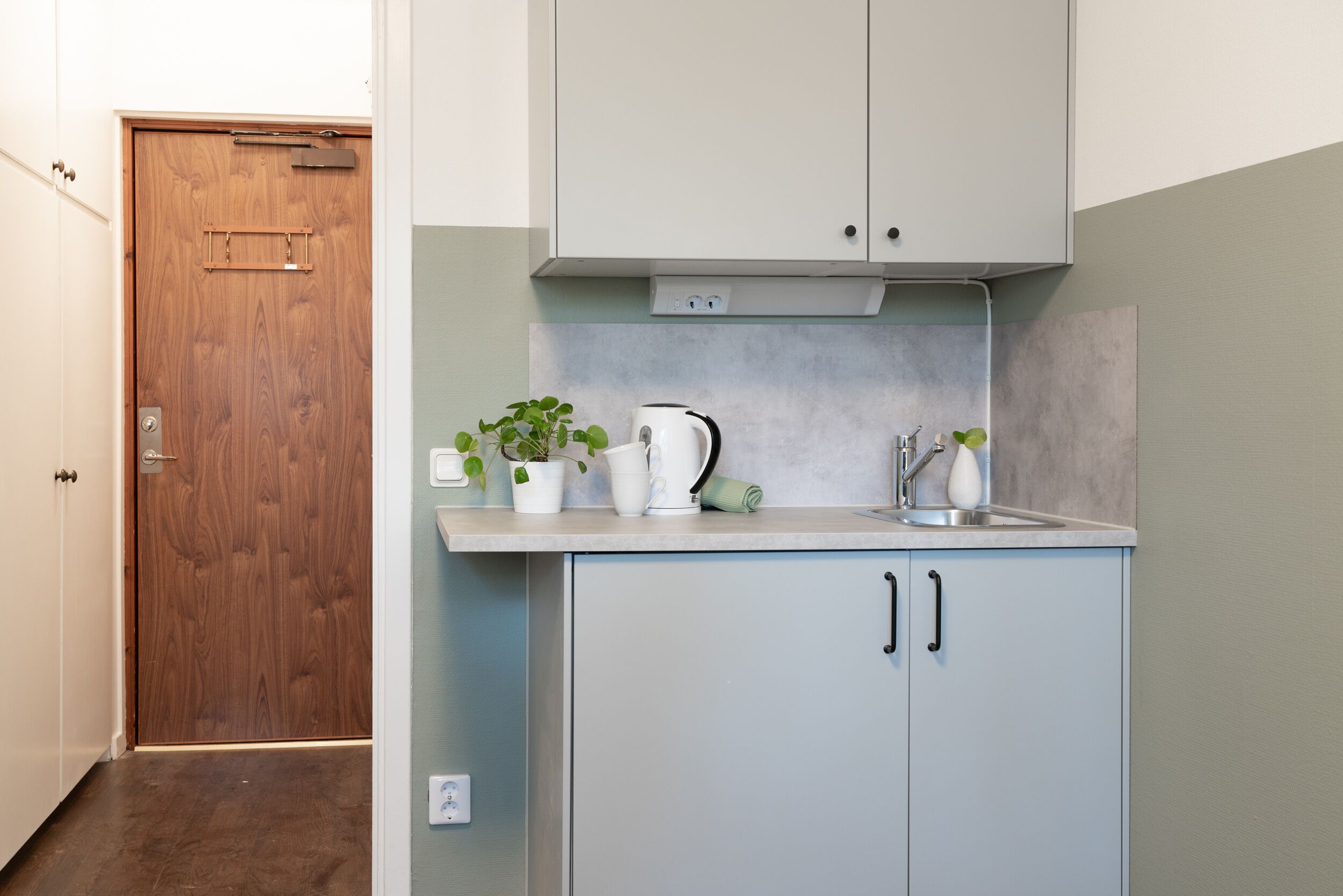 twin room | private kitchen